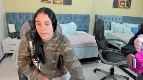 Snapshot of icysweetcam chatting on 02-01-25, 11:32 Icy online show from 02-01-25, 11:32