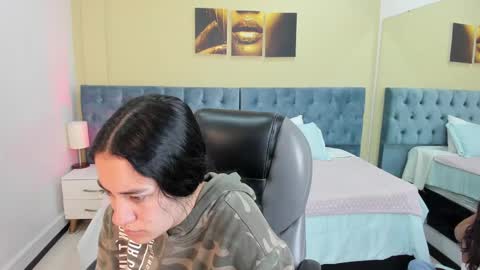 Snapshot of icysweetcam chatting on 02-02-25, 11:51 Icy online show from 02-02-25, 11:51