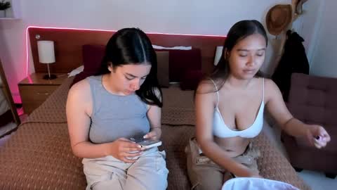 Snapshot of icysweetcam chatting on 09-15-25, 10:26 Icy online show from 09-15-25, 10:26