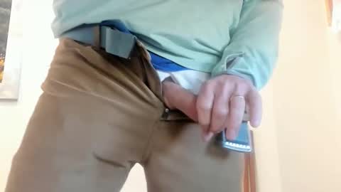 idfunguy2023 online show from 02-27-26, 08:09