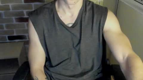 Snapshot of idkiww chatting on 10-24-25, 07:54 yo online show from 10-24-25, 07:54