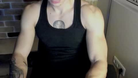 Snapshot of idkiww chatting on 11-17-25, 07:08 yo online show from 11-17-25, 07:08