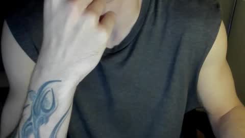 Snapshot of idkiww chatting on 11-22-25, 08:41 yo online show from 11-22-25, 08:41