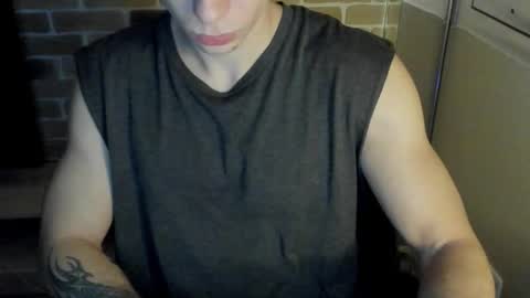 Snapshot of idkiww chatting on 11-30-25, 08:46 yo online show from 11-30-25, 08:46