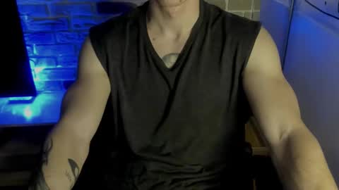 Snapshot of idkiww chatting on 12-14-25, 07:25 yo online show from 12-14-25, 07:25