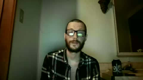 Snapshot of iggy617 chatting on 06-18-26, 02:23 iggy617 online show from 06-18-26, 02:23