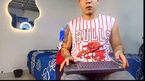 Snapshot of ihan_hot chatting on 06-19-26, 03:33 ihan_hot online show from 06-19-26, 03:33