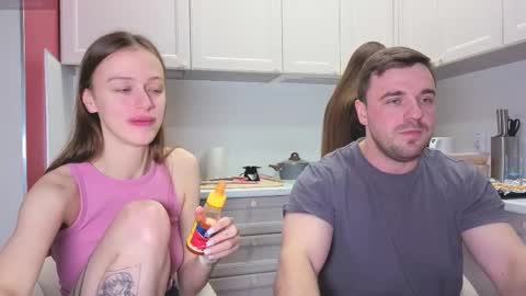 Julia and Mira online show from 10-22-25, 09:53