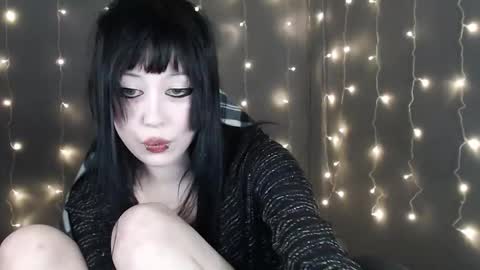 iiiiiiis online show from 02-23-26, 09:01
