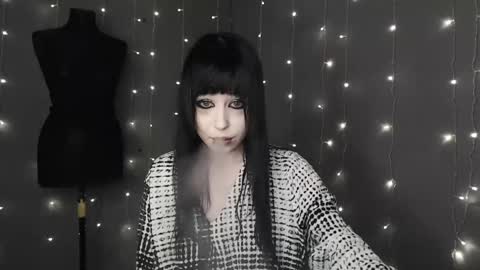 iiiiiiis online show from 04-11-26, 12:04
