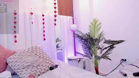 Snapshot of iim_zoe chatting on 02-18-26, 03:46 Zoe online show from 02-18-26, 03:46