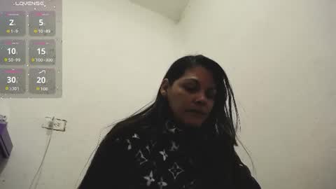 Snapshot of iim_zoee chatting on 06-11-26, 01:42 ZOE online show from 06-11-26, 01:42