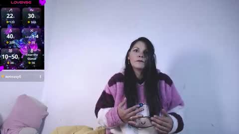 Snapshot of iim_zoee chatting on 06-16-26, 04:31 ZOE online show from 06-16-26, 04:31