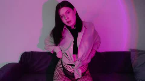 Snapshot of iintimate_flesh chatting on 09-12-25, 12:11 Vella online show from 09-12-25, 12:11