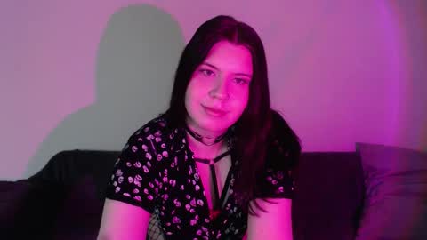 Snapshot of iintimate_flesh chatting on 09-15-25, 12:32 Vella online show from 09-15-25, 12:32