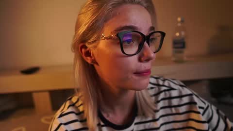 ileanacampbel online show from 12-17-24, 04:43