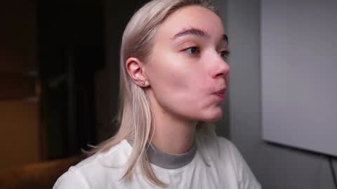 ileanacampbel online show from 12-19-24, 04:56