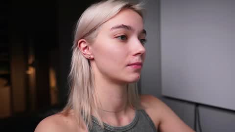 ileanacampbel online show from 12-23-24, 07:17