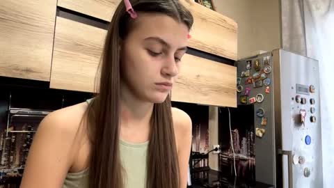 Snapshot of ilianaportwood chatting on 02-22-26, 09:30 Sophie online show from 02-22-26, 09:30