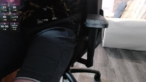 Snapshot of iliaskrisloveee chatting on 02-27-25, 01:28 lord online show from 02-27-25, 01:28