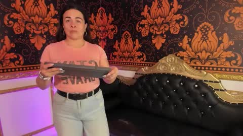 Snapshot of iliy_pervertedx chatting on 06-04-26, 11:27 LILY online show from 06-04-26, 11:27
