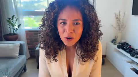 Kloe online show from 01-23-25, 08:13