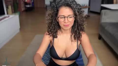 Kloe online show from 01-28-25, 07:10