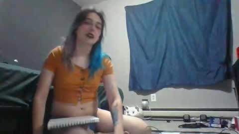 Snapshot of illlypad_lilac chatting on 04-19-26, 02:33 Lilly online show from 04-19-26, 02:33