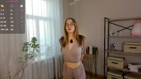Snapshot of ilonamoorman chatting on 07-31-26, 08:03 Ilona online show from 07-31-26, 08:03