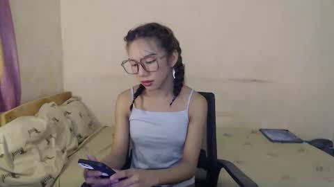 Snapshot of iloveyou28xx chatting on 02-19-26, 09:16 CALL ME JEN YOUR SWEET GIRL 3 online show from 02-19-26, 09:16