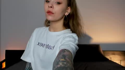 Snapshot of ilxil chatting on 06-04-26, 10:10 Li online show from 06-04-26, 10:10