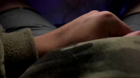 Dee online show from 04-17-26, 04:59