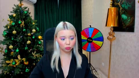 Roxy online show from 12-28-24, 02:22