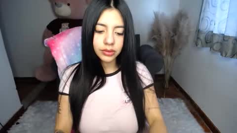 Snapshot of im_alyn chatting on 11-25-25, 09:15 Alyn online show from 11-25-25, 09:15