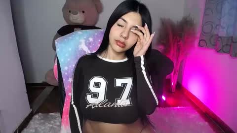 Snapshot of im_alyn chatting on 11-28-25, 10:01 Alyn online show from 11-28-25, 10:01