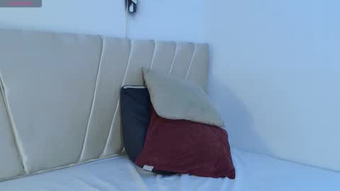 aurora online show from 12-22-25, 07:44