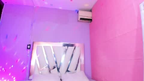 im_brittany_333 online show from 05-15-26, 11:56
