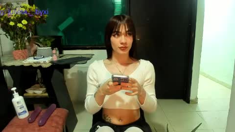 Snapshot of im_dorothy chatting on 05-06-26, 03:02 im_dorothy online show from 05-06-26, 03:02