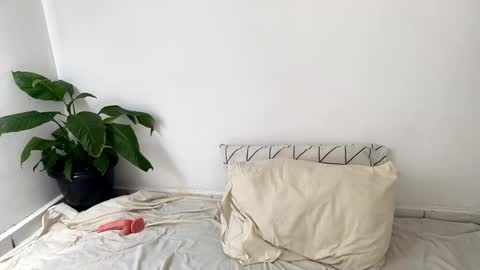 Snapshot of im_emmaof chatting on 02-13-25, 06:16 Emma and Matt online show from 02-13-25, 06:16