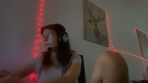 Snapshot of im_evelynnn chatting on 11-09-25, 02:04 im evelyn online show from 11-09-25, 02:04