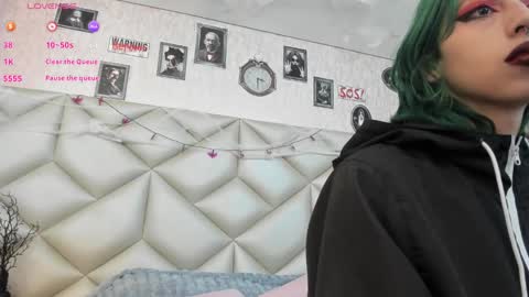  Im Gaia online show from 10-26-25, 12:33