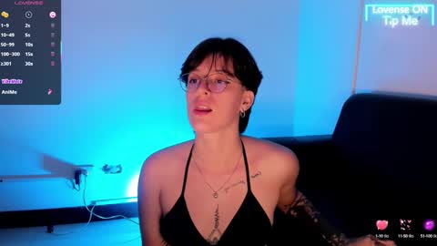 im_jadee_0 online show from 03-03-25, 07:54
