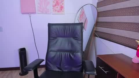 Snapshot of im_miia chatting on 05-16-26, 10:36 Mia online show from 05-16-26, 10:36