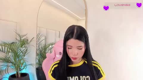 Snapshot of im_nika_ chatting on 06-27-26, 02:23 Nika online show from 06-27-26, 02:23