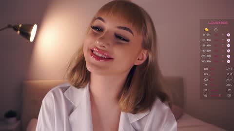 Snapshot of im_not_shy chatting on 02-08-25, 10:08 Katrina online show from 02-08-25, 10:08