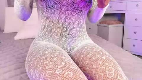 Snapshot of im_tyra chatting on 05-12-26, 05:48 im_tyra online show from 05-12-26, 05:48