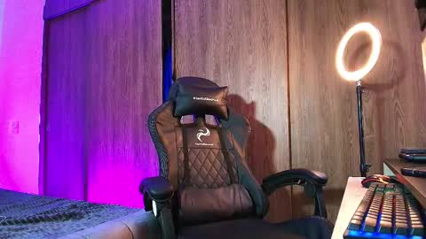 Snapshot of im_usuga chatting on 03-28-26, 12:05 im_usuga online show from 03-28-26, 12:05