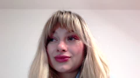 Snapshot of im_your_paradise chatting on 12-24-24, 12:00 Asley online show from 12-24-24, 12:00