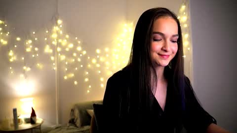 Snapshot of im_yourr_secret chatting on 12-28-24, 07:43 Pattie online show from 12-28-24, 07:43