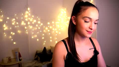 Snapshot of im_yourr_secret chatting on 01-14-25, 09:51 Pattie online show from 01-14-25, 09:51